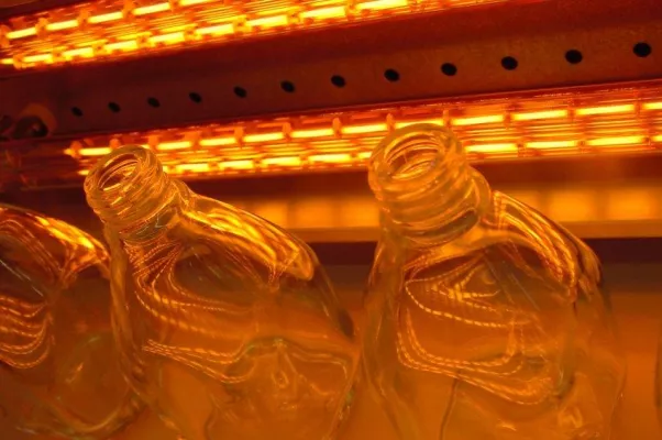 Short wave infrared heating tube